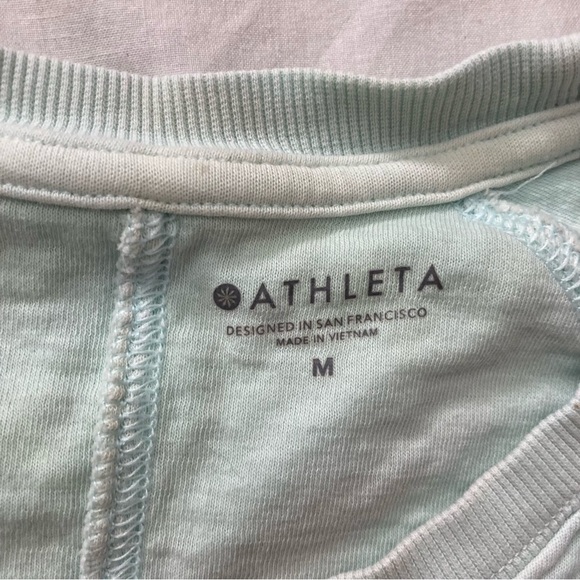 Athleta Pale Mint Green Short Sleeve Sweatshirt Top Size Medium - Picture 2 of 6